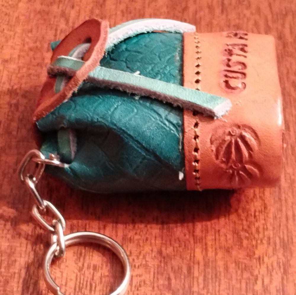 Costa Rica Embossed Leather Keychain - Picture 6 of 12